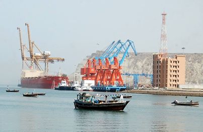  جدید بندرگاہ گوادر مکران کوسٹل ہائی وے کے ذریعے کراچی اور بلوچستان کے دیگر ساحلی شہروں سے منسلک ہے