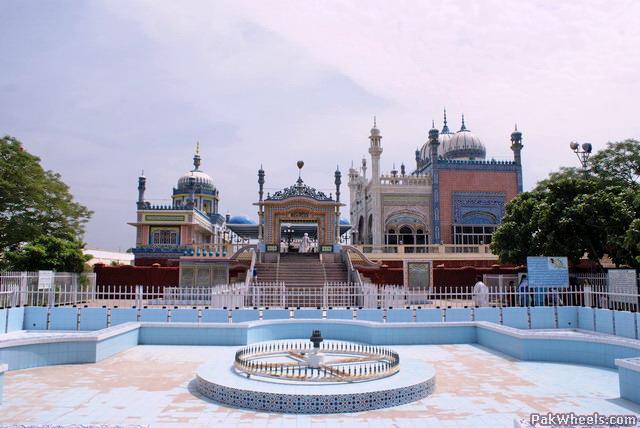 خوبصورت بھونگ مسجد صادق آباد رحیم یار خان پاکستان