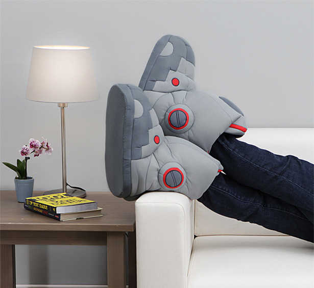 Mecha Slippers: I’m Gundam At My House