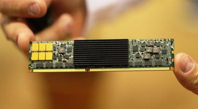 SanDisk announces ULLtra DIMMS: Terabytes of low-latency flash storage directly off the RAM channel