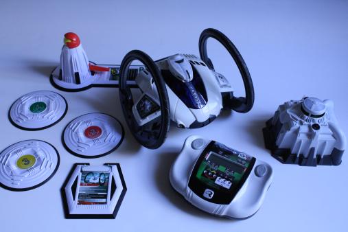 Roboni-i: Ultimate Programmable Robot Game with Amazing Possibilities