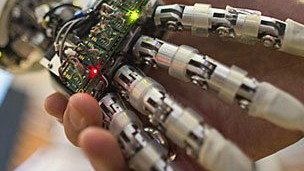 The Robotic Hands that can be operated with Human Mind